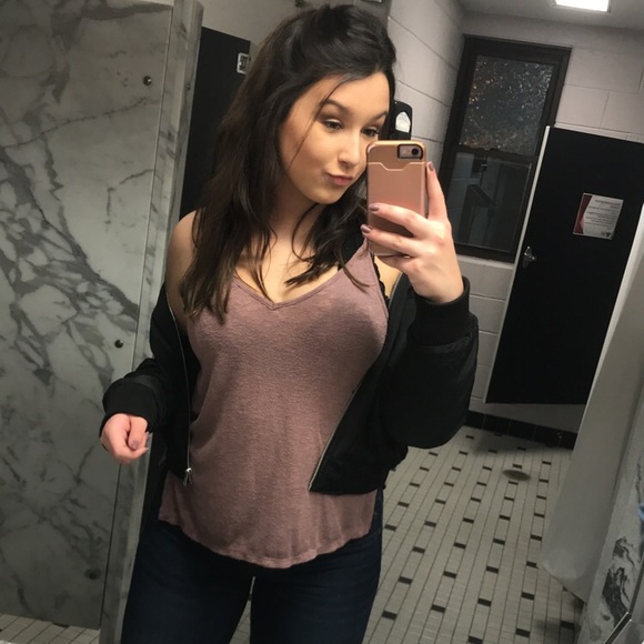 Meet your Posher, Hailey - Picture 1 of 1